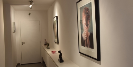 Appartement, geschilderd en behangen